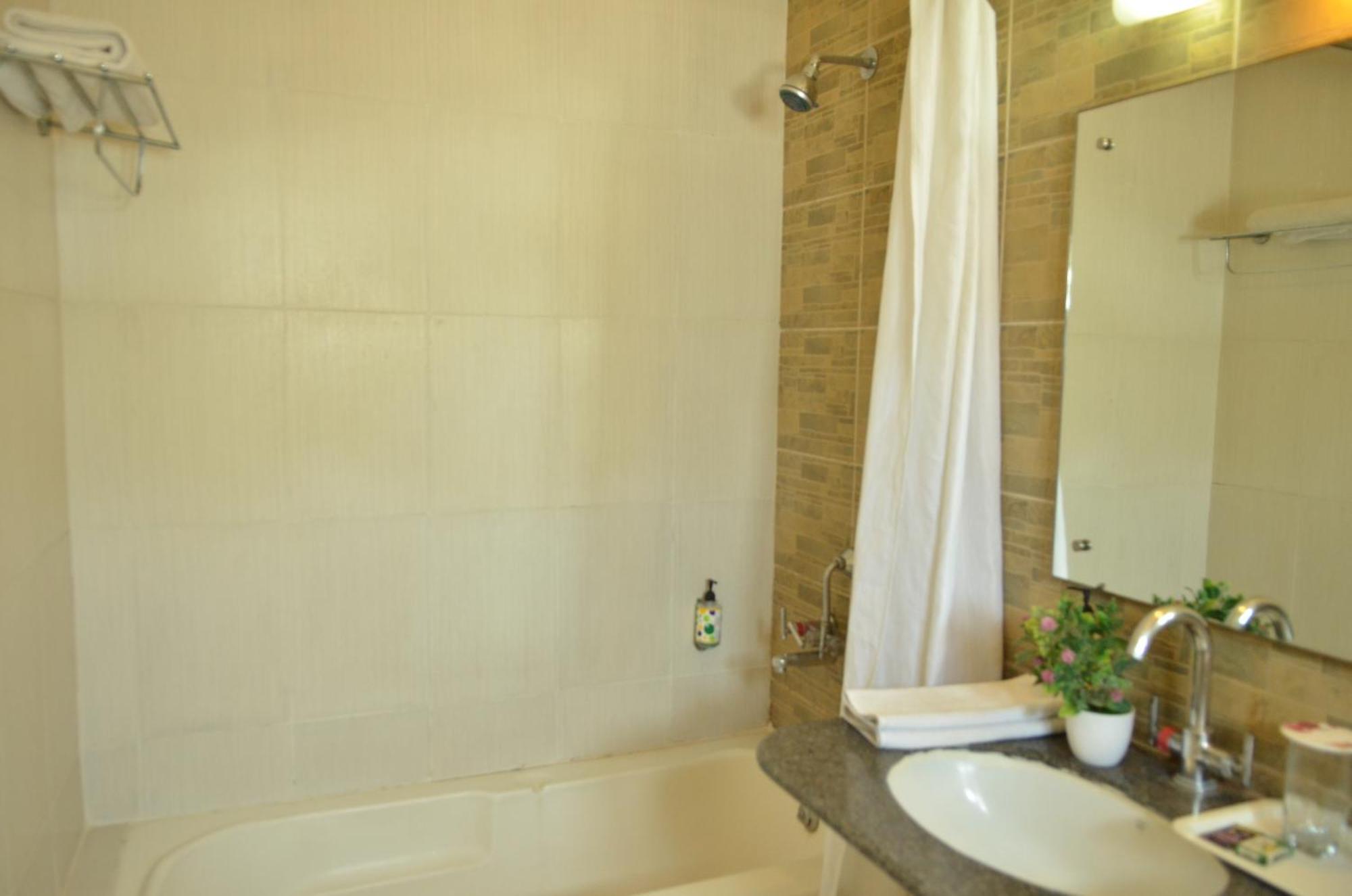 Cubbon Suites - 10 Minute Walk To Mg Road, Mg Road Metro And Church Street バンガロール エクステリア 写真
